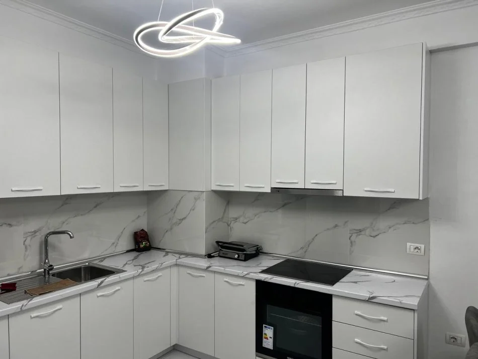 Tirane, jepet me qera apartament 1+1 Kati 1, 70 m² 45.000 € (urban gate ASTIR)