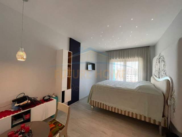 Tirane, jepet me qera apartament 2+1+BLK Kati 6, 140 m² 1.400 Euro (ZOGU I ZI)
