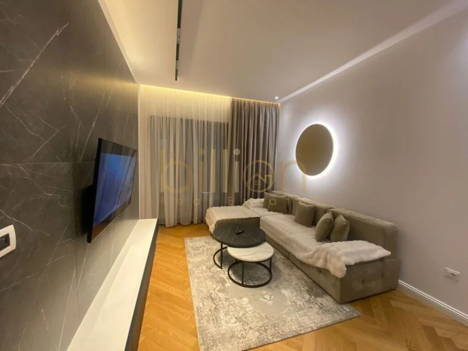 Tirane, jepet me qera apartament 1+1 Kati 5, 70 m² 1.000 € (Kompleksi Deliorgji, Tirana, Albania)