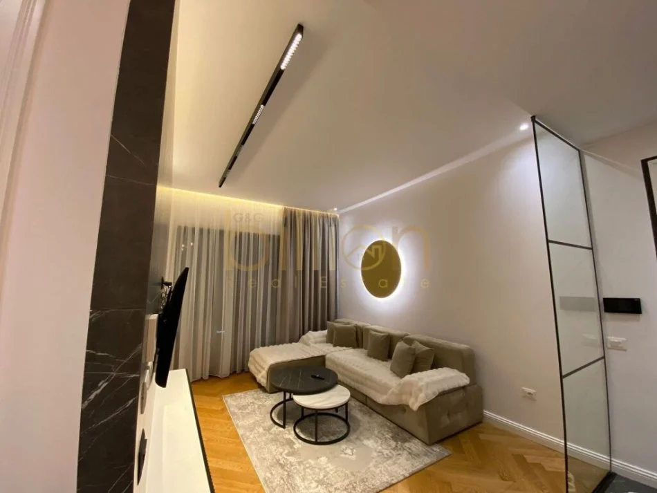 Tirane, jepet me qera apartament 1+1 Kati 5, 70 m² 1.000 € (Kompleksi Deliorgji, Tirana, Albania)