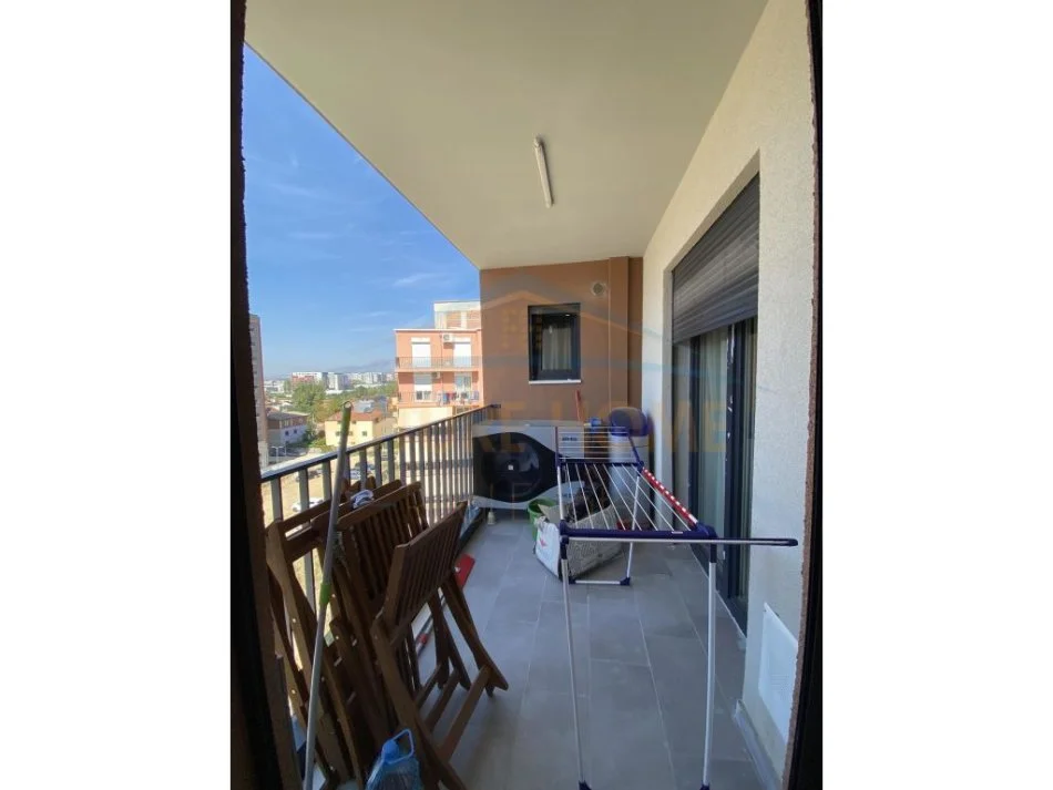 Tirane, shitet apartament 2+1 Kati 5, 138 m² 280.000 € (UNAZA E RE)