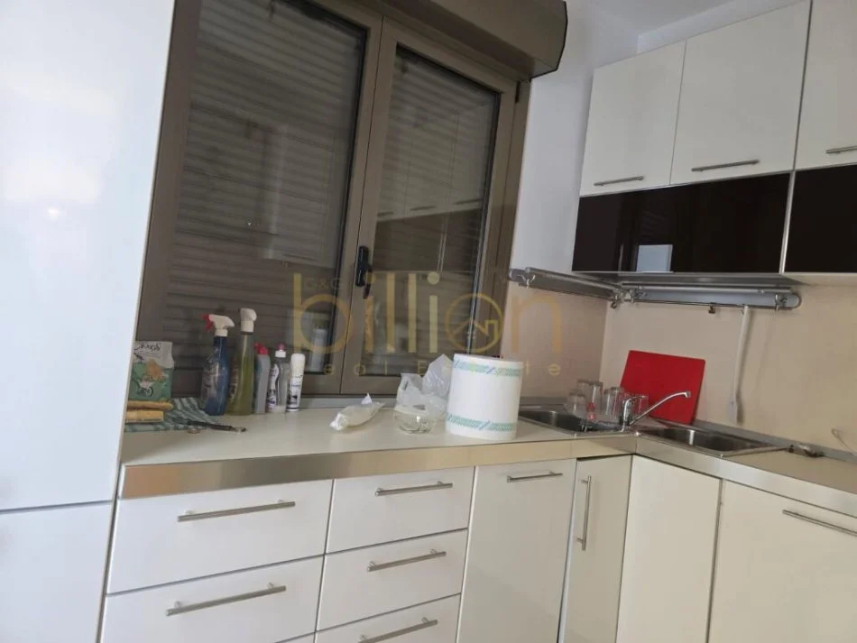 Tirane, jepet me qera zyre Kati 9, 140 m² 1.000 € (Qender, Tirana, Albania)