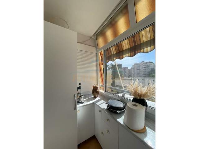 Tirane, jepet me qera apartament 1+1 Kati 4, 75 m² 900 Euro (Rruga Elbasanit)