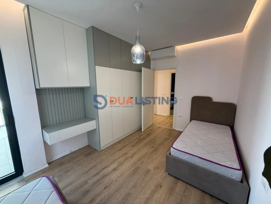 Tirane, jepet me qera apartament 2+1+Ballkon Kati 5, 110 m² 800 € (Porcelan)