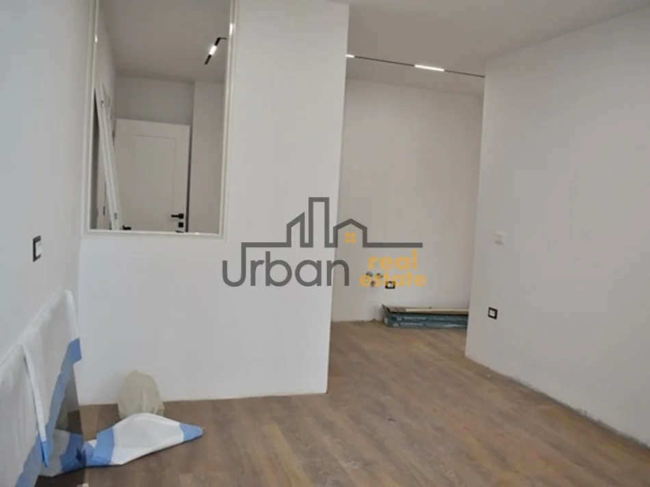 Tirane, shitet apartament 1+1+Aneks+Ballkon Kati 3, 56 m² 158.000 € (21 dhjetori)