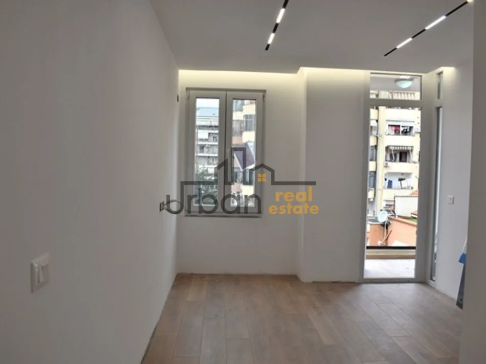 Tirane, shitet apartament 1+1+Aneks+Ballkon Kati 3, 56 m² 158.000 € (21 dhjetori)