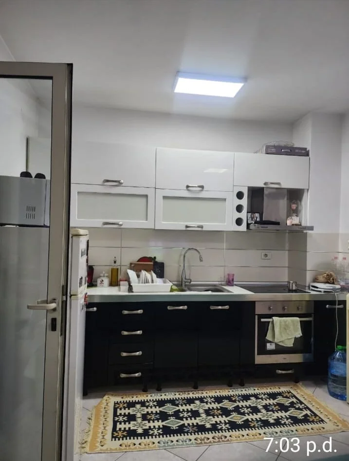 Tirane, shitet apartament 2+1+Ballkon Kati 3, 75 m² 160.000 € (Ish Parku)