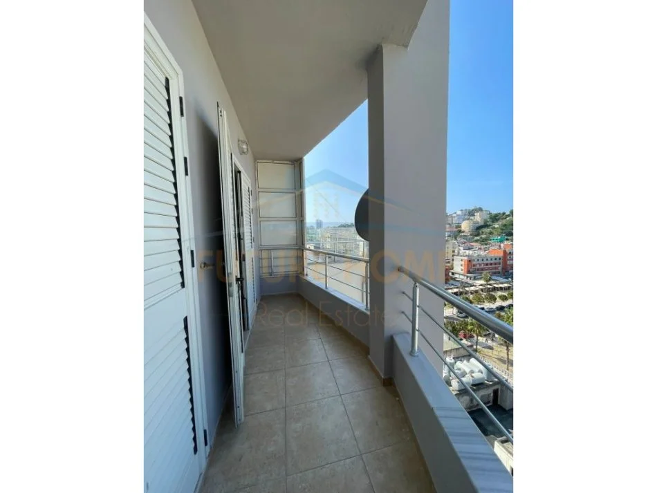 Durres, jepet me qera apartament 2+1+Aneks+Ballkon Kati 11, 175 m² 500 € (Muzeu i Deshmoreve, Durres)