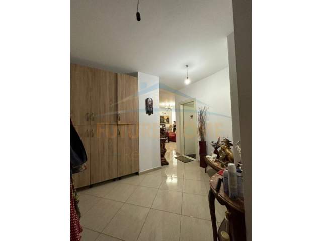 Durres, shitet apartament 3+1 Kati 5, 125 m² 165.000 Euro (Markata, Durres)