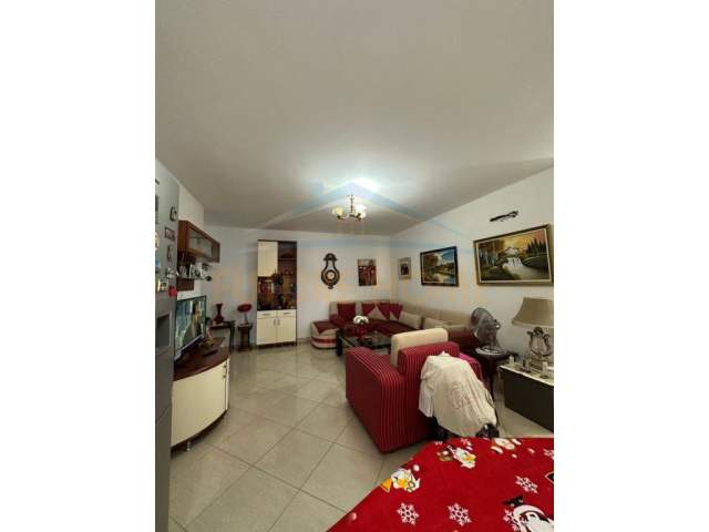 Durres, shitet apartament 3+1 Kati 5, 125 m² 165.000 Euro (Markata, Durres)