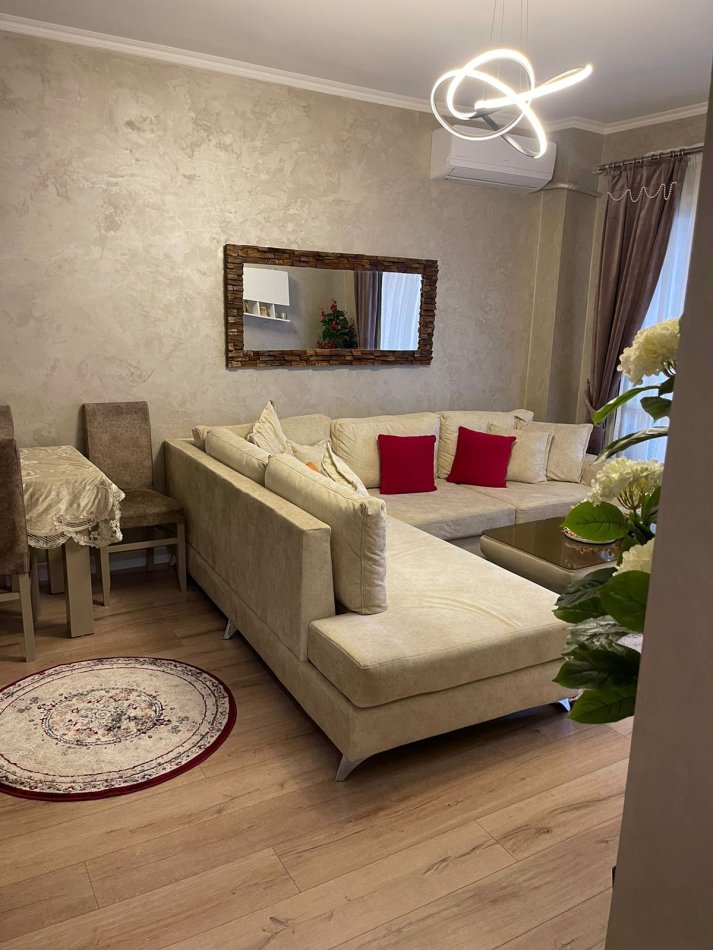 Tirane, jepet me qera apartament 3+1 Kati 2, 105 m² 800 € (rruga Shyqyri Brari)