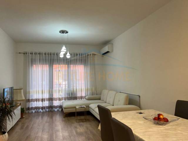 Shqiperi, jepet me qera apartament 1+1+BLK 72 m² 500 Euro (rruga nexho konomi)