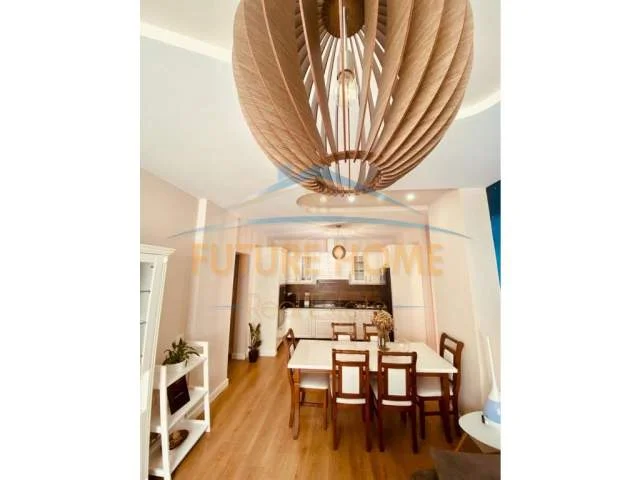 Tirane, shitet apartament Kati 1, 73 m² 165.000 Euro (Liqeni i Thatë)