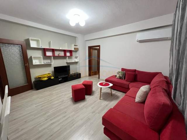 Tirane, jepet me qera apartament 1+1+BLK Kati 3, 70 m² 500 Euro