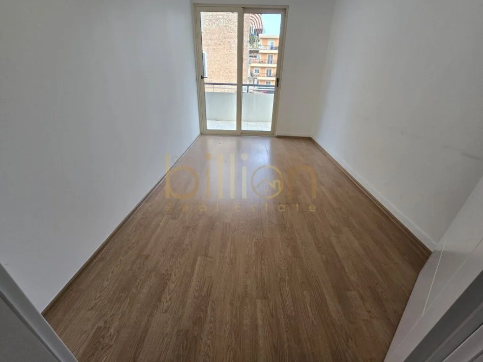 Tirane, jepet me qera zyre Kati 2, 150 m² 1.500 € (Rruga Komuna e Parisit, Tirana, Albania)