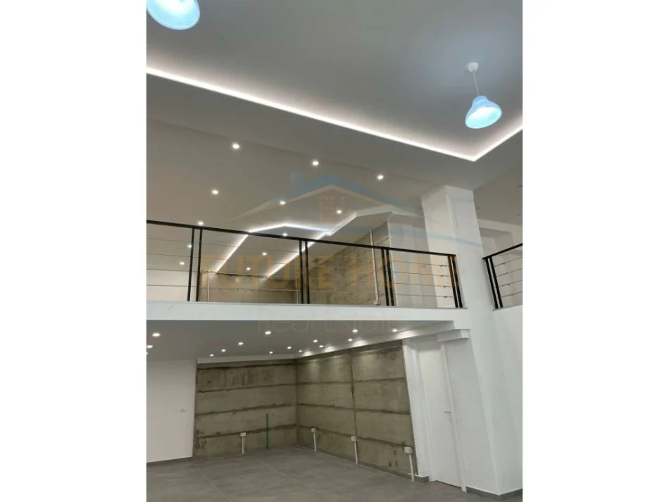 Tirane, jepet me qera ambjent biznesi Kati 0, 250 m² 2.699 € (QENDER)