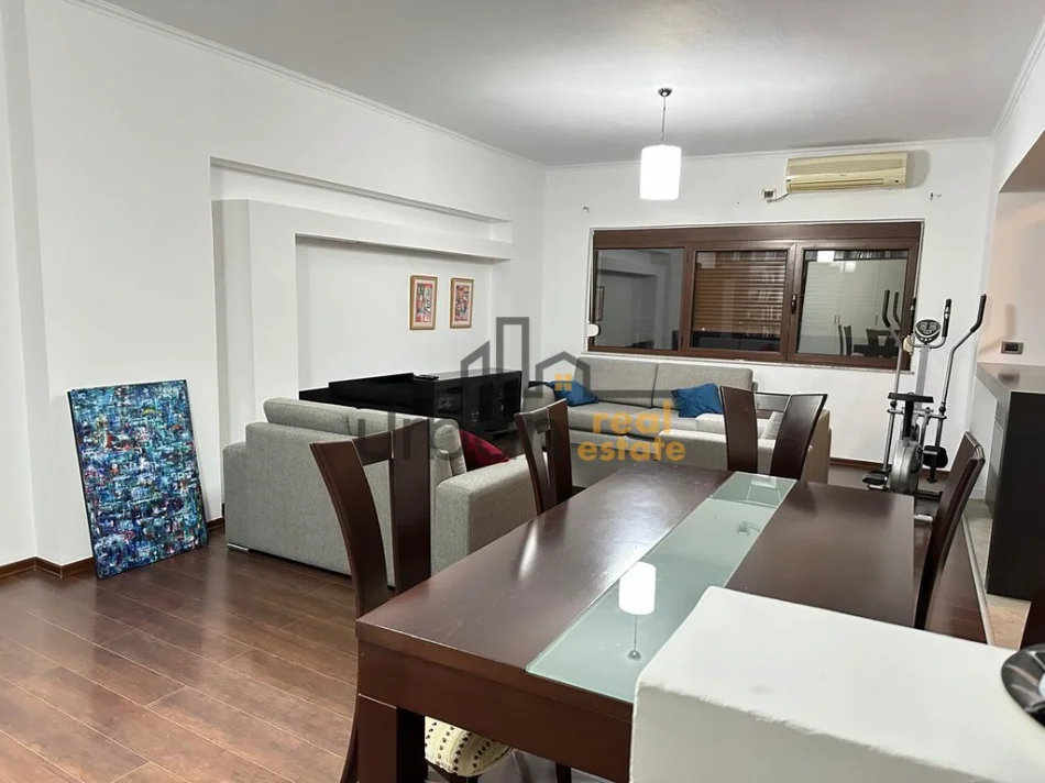 Tirane, jepet me qera apartament 2+1+Aneks+Ballkon Kati 7, 102 m² 901 € (Rruga e Elbasanit)
