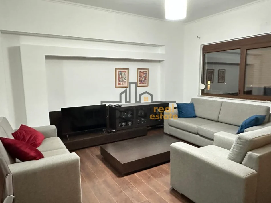 Tirane, jepet me qera apartament 2+1+Aneks+Ballkon Kati 7, 102 m² 901 € (Rruga e Elbasanit)
