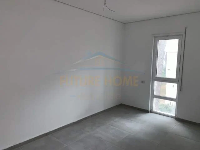 Durres, shitet apartament Kati 3, 106 m² 190.000 Euro (gjiri lalzit)
