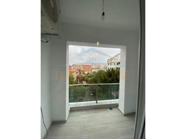 Durres, jepet me qera apartament 1+1 Kati 4, 60 m² 350 Euro (Plazh, Rrota e Kuqe)