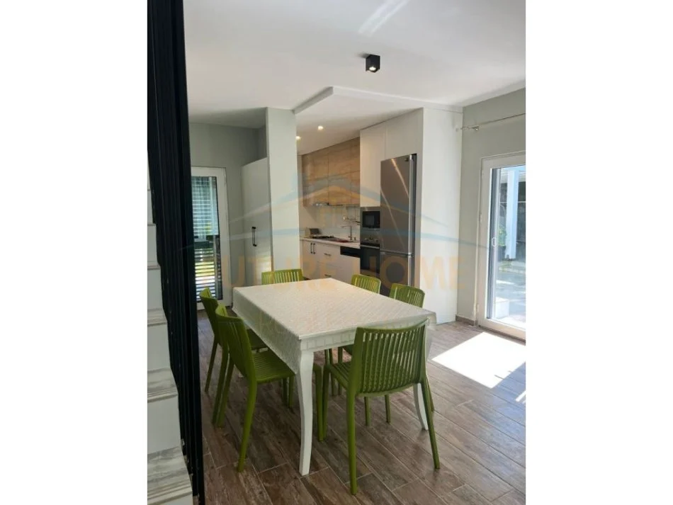 Durres, shitet Vile 2+1, Kati 1, 150 m² 43,000,000 € (QERRET,KAVAJE)