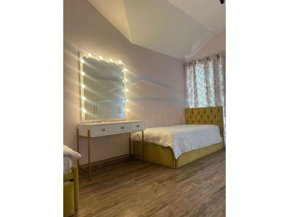 Durres, shitet Vile 2+1, Kati 1, 150 m² 43,000,000 € (QERRET,KAVAJE)