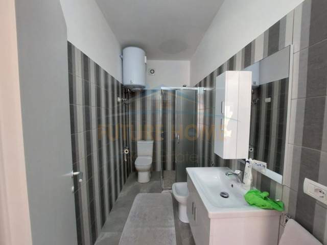 Durres, jepet me qera apartament 1+1 Kati 2, 110 m² 500 Euro (Tregu i Vogel, Durres)