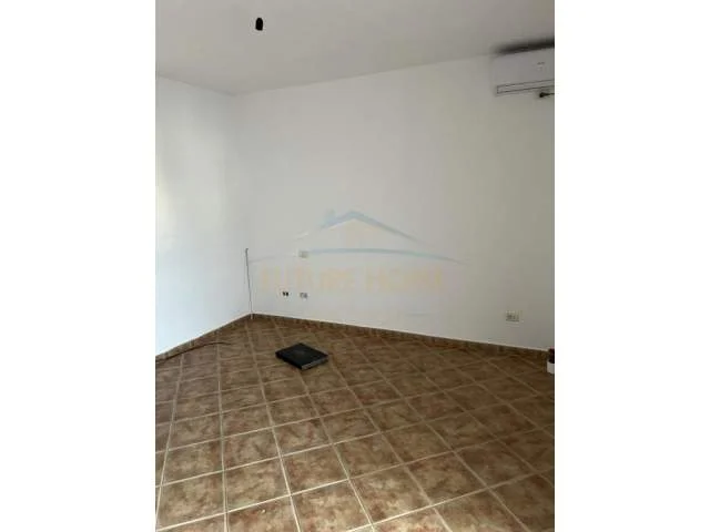 Tirane, jepet me qera apartament Kati 13, 600