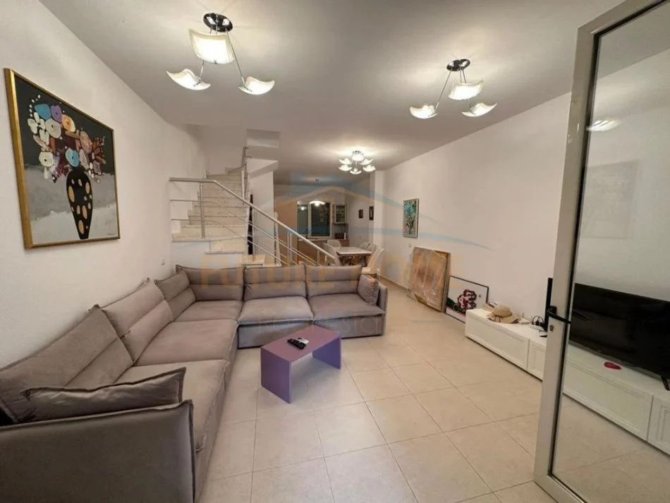 Durres, shitet Vile 2+1, Kati 1, 127 m² 300,000 € (GJIRI I LALZIT,DURRES)