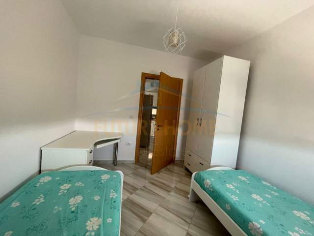 Durres, Jepet me qera apartament 85 m² 400 Euro (Ish Urt ,Durrës)