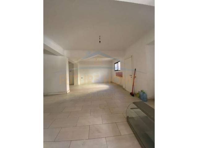 Durres, jepet me qera Ambjent Biznesi, Kati 0, 90 m² 350 Euro (Ish Rajoni, Durres)