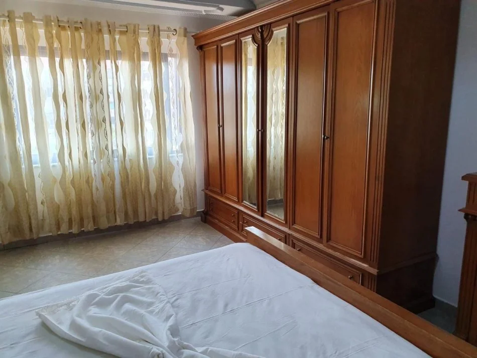 Tirane, jepet me qera apartament 1+1+Aneks Kati 5, 60 m² 600 € (Myslym Shyr)