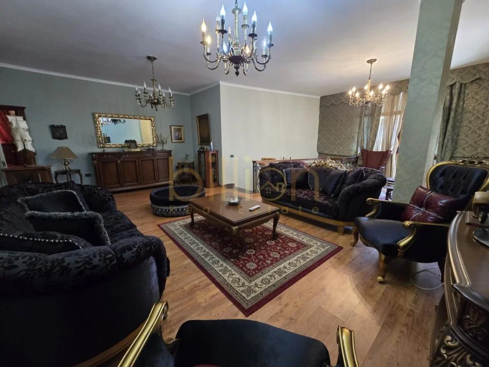 Tirane, jepet me qera apartament 2 Katshe , 210 m² 1.000 € (Rruga islam Alla, Tirana, Albania)