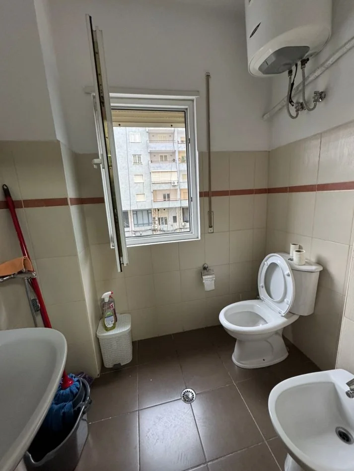 Durres, jepet me qera zyre , 50 m² 250 € 