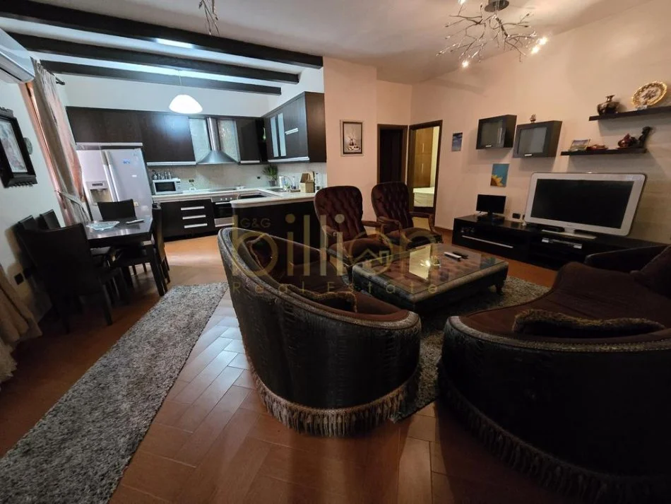 Tirane, jepet me qera apartament 2 Katshe , 210 m² 1.000 € (Rruga islam Alla, Tirana, Albania)