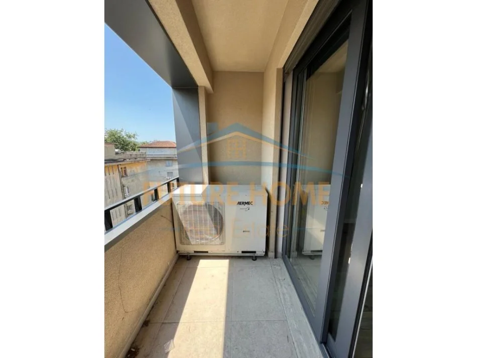 Tirane, jepet me qera zyre Kati 4, 120 m² 750 € (MYSLYM SHYRI)