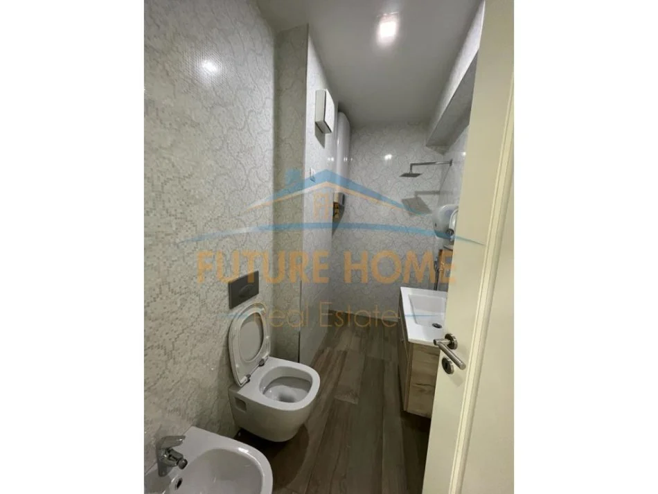 Tirane, jepet me qera zyre Kati 4, 120 m² 750 € (MYSLYM SHYRI)