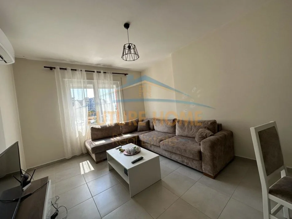 Tirane, jepet me qera apartament 1+1 Kati 2, 70 m² 500 € (unaza e re)
