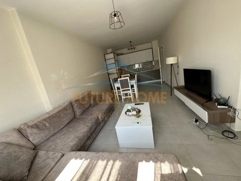 Tirane, jepet me qera apartament 1+1 Kati 2, 70 m² 500 € (unaza e re)