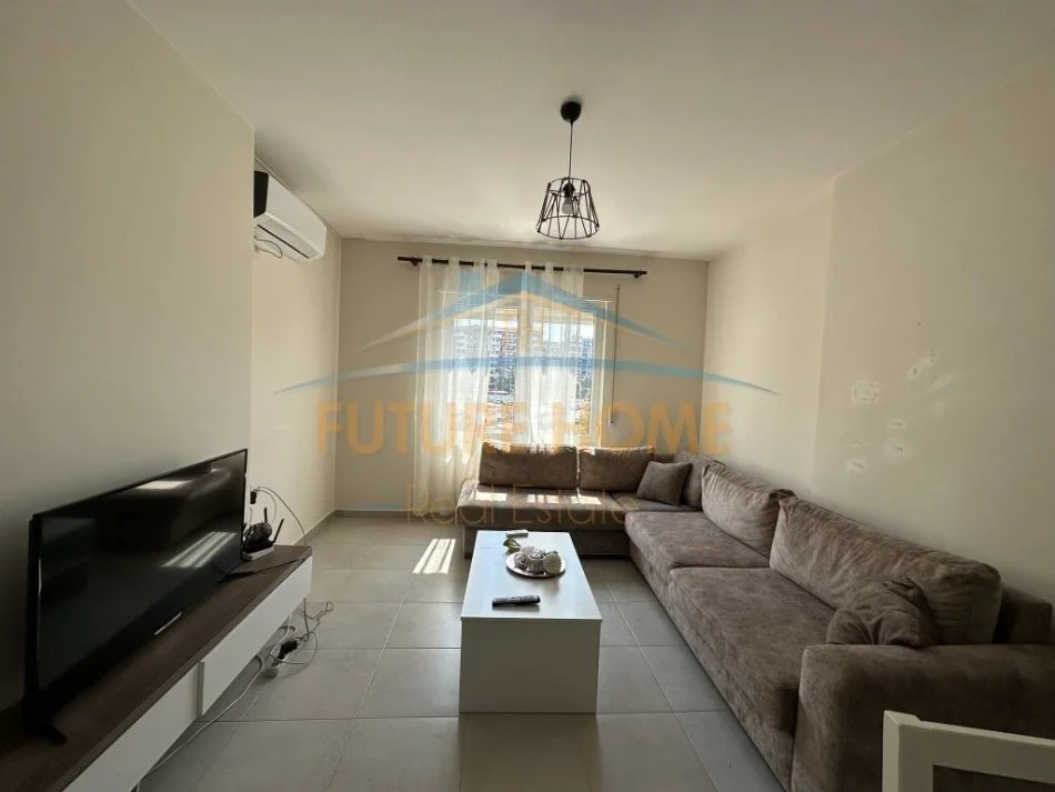Tirane, jepet me qera apartament 1+1 Kati 2, 70 m² 500 € (unaza e re)