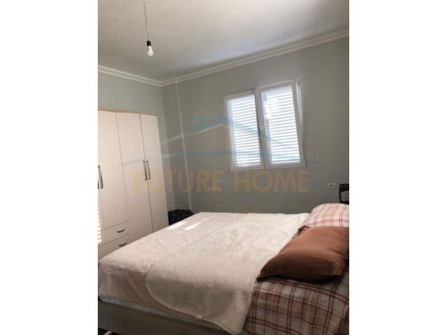Tirane, jepet me qera apartament 2+1 Kati 2, 100 m² 600 Euro (Pjeter Budi)