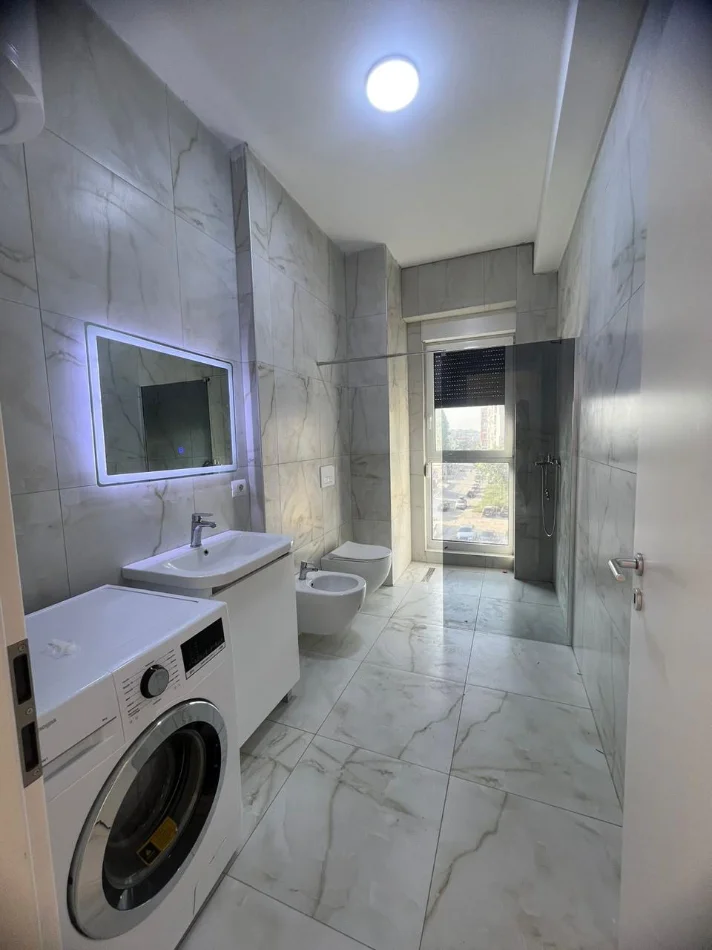 Tirane, jepet me qera apartament 2+1 Kati 4, 90 m² 650 € (Rruga Jordan Misja ,Kompleksi Kontakt)