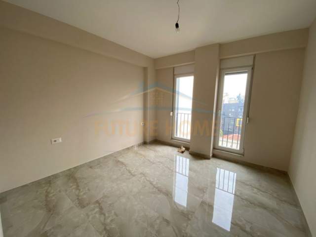 Tirane, jepet me qera apartament 2+1 Kati 5, 86 m² 650 Euro (rruga kongresi lushnjes)