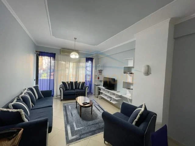 Tirane, jepet me qera apartament 3+1+BLK Kati 2, 145 m² 800 Euro (Rruga e Elbasanit)