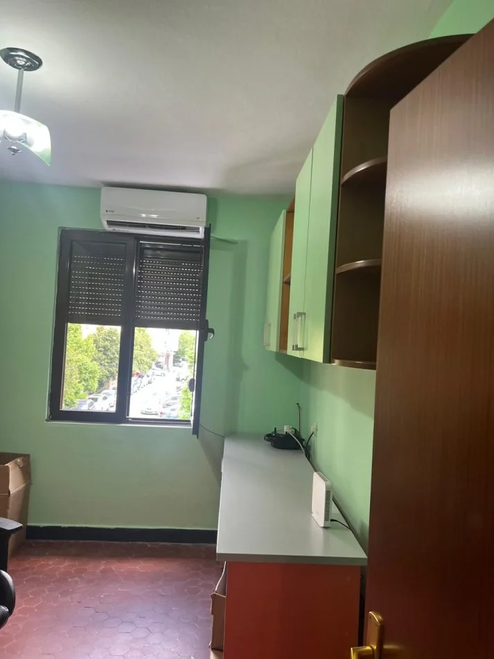 Tirane, jepet me qera apartament 2+1 Kati 3, 80 m² 650 € 