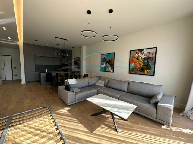 Tirane, jepet me qera Vile 3+1+BLK Kati 0, 183 m² 2.500 Euro (Mandarine Drive. Vilë pranë Teg)
