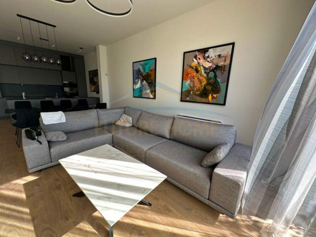Tirane, jepet me qera Vile 3+1+BLK Kati 0, 183 m² 2.500 Euro (Mandarine Drive. Vilë pranë Teg)