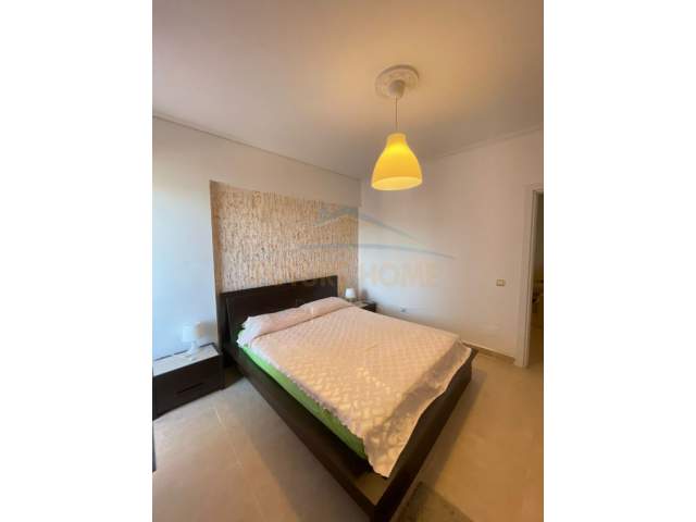 Tirane, jepet me qera apartament 2+1+BLK Kati 10, 600 Euro (Komuna e Parisit)