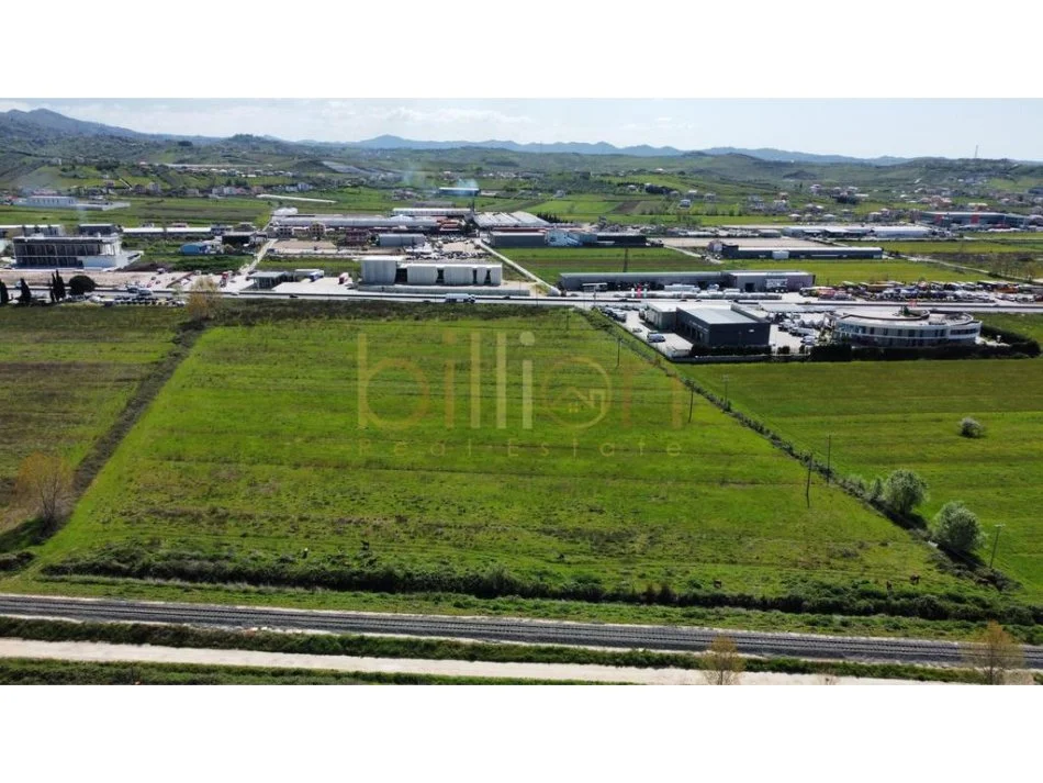 Durres, shitet toke , 45.400 m² (Maminas, Durrës, Albania)