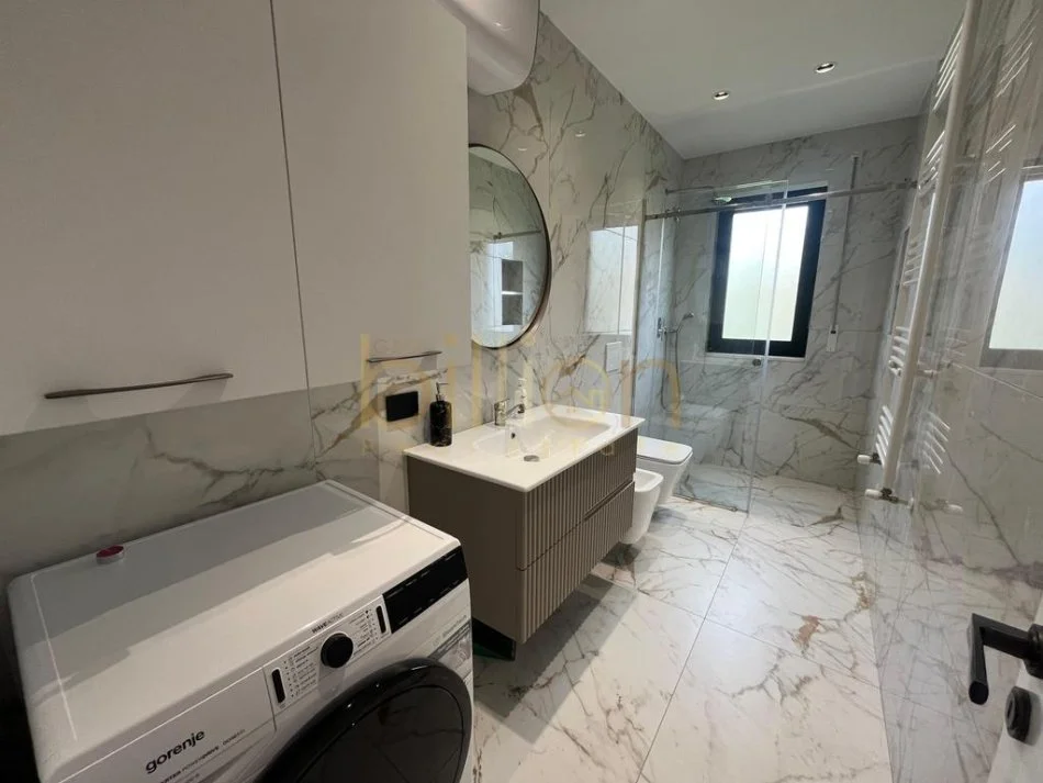 Tirane, jepet me qera apartament 2+1 Kati 2, 119 m² 800 € (Astiri, Tirana, Albania)